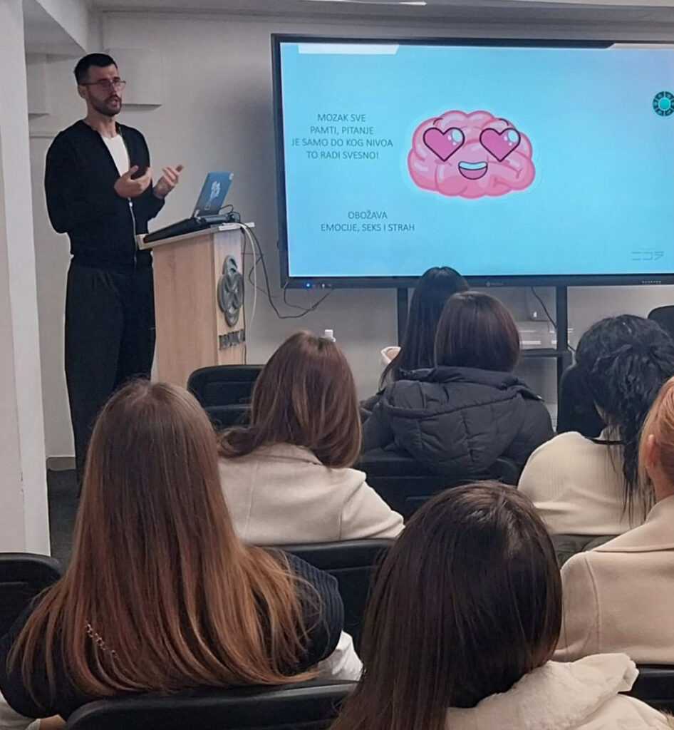 siva celija drzi predavanje na FOS Eduka